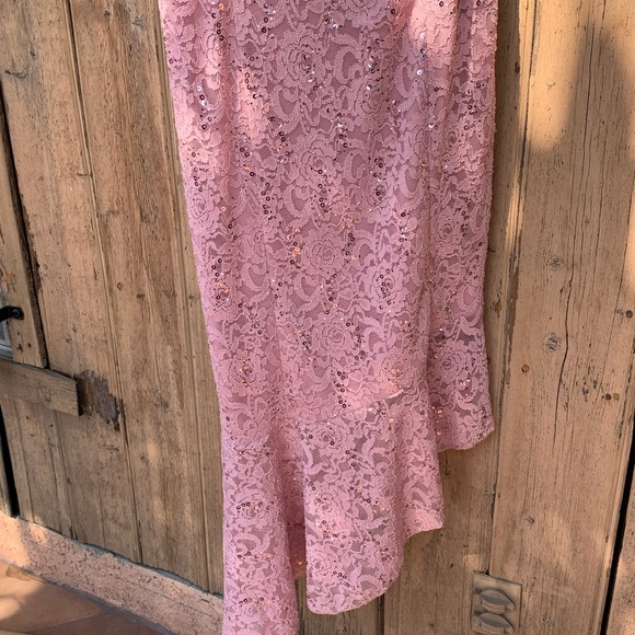 Beautiful Dress - Picture 4 of 8